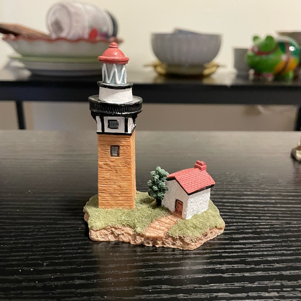 Miniature Lighthouse and Cottage Figurine Diamond Head HI GSC